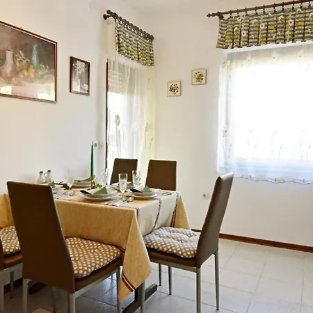 Klimatisierte In Mit Grill, Garten Und Terrasse Umag
