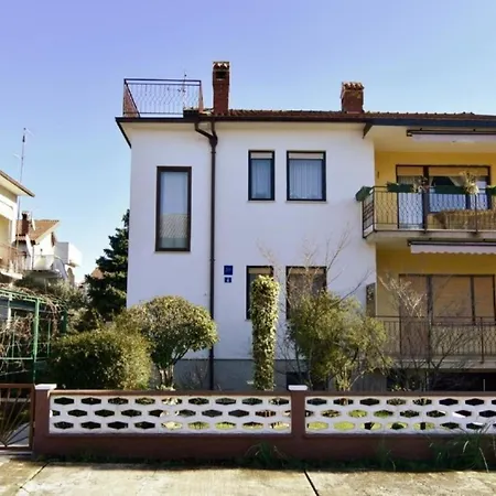 Klimatisierte In Mit Grill, Garten Und Terrasse Umag